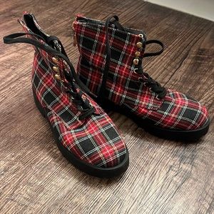 Plaid boots